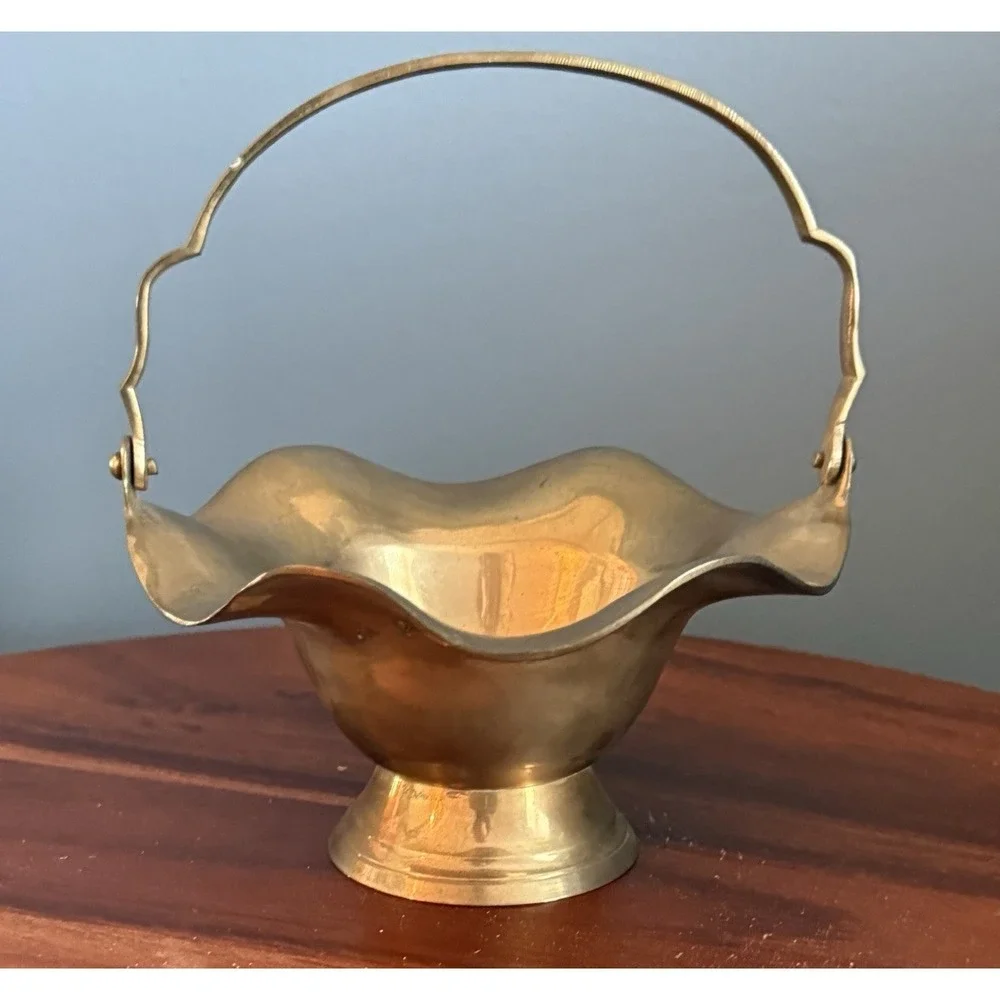 Vintage Brass Pedestal Basket‎ Trinket Candy Scalloped Swing Handle India 7